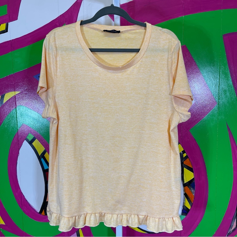Loveu.dear. Peach colored. Ruffle Hem Shirt. Size Large. In excellent condition!